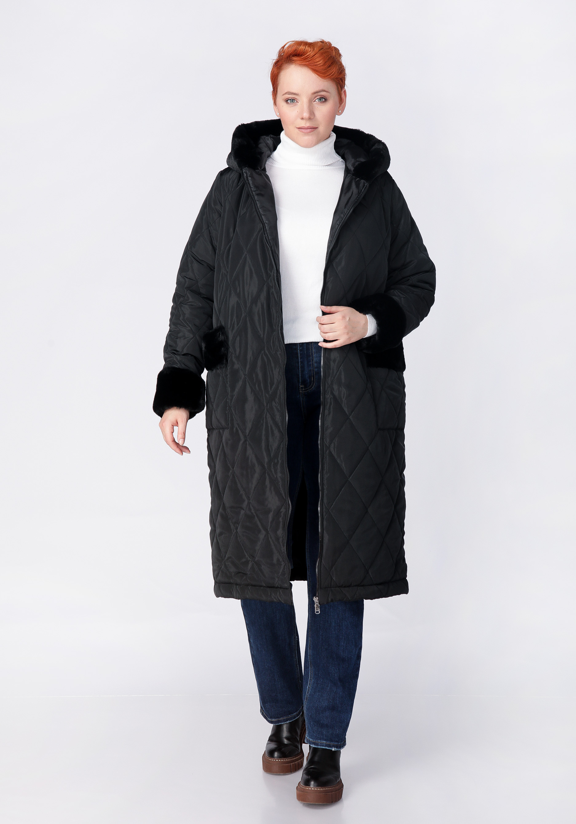 Пальто с меховой опушкой на капюшоне, цвет черный, размер 48