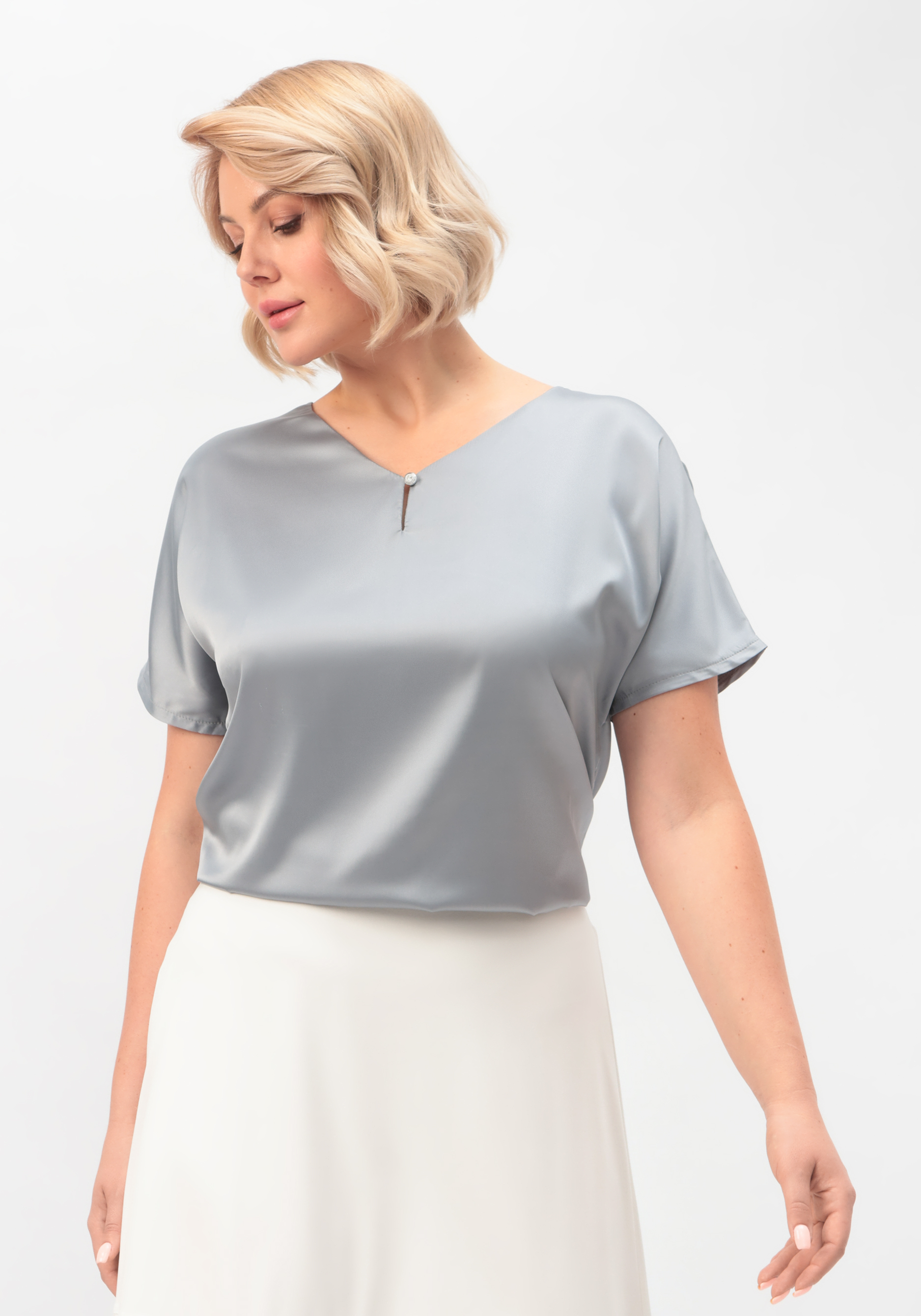 Блуза шелковая с V-образным вырезом