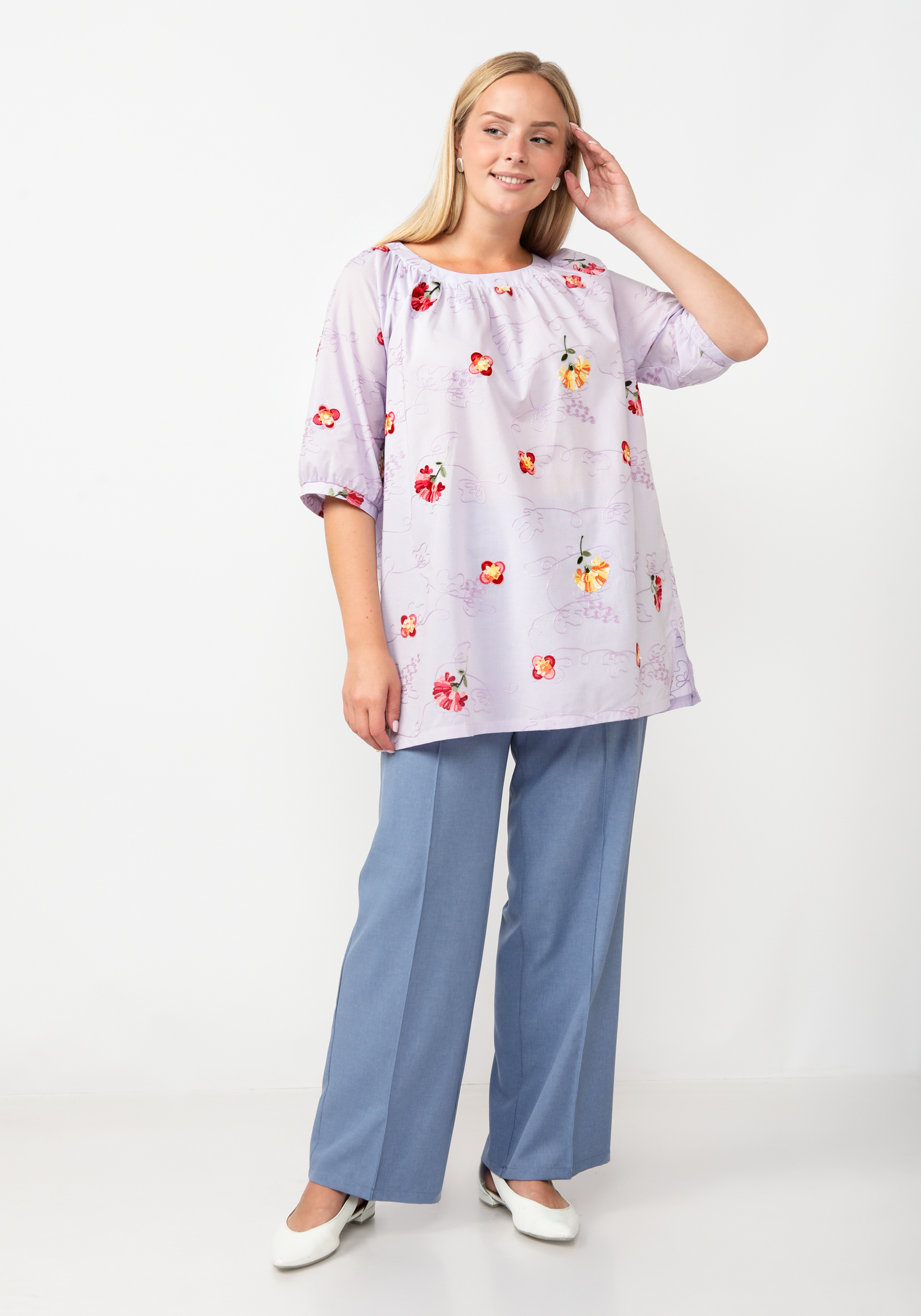 Блуза свободного кроя с цветочной вышивкой Manhattan, размер 56 - фото 2