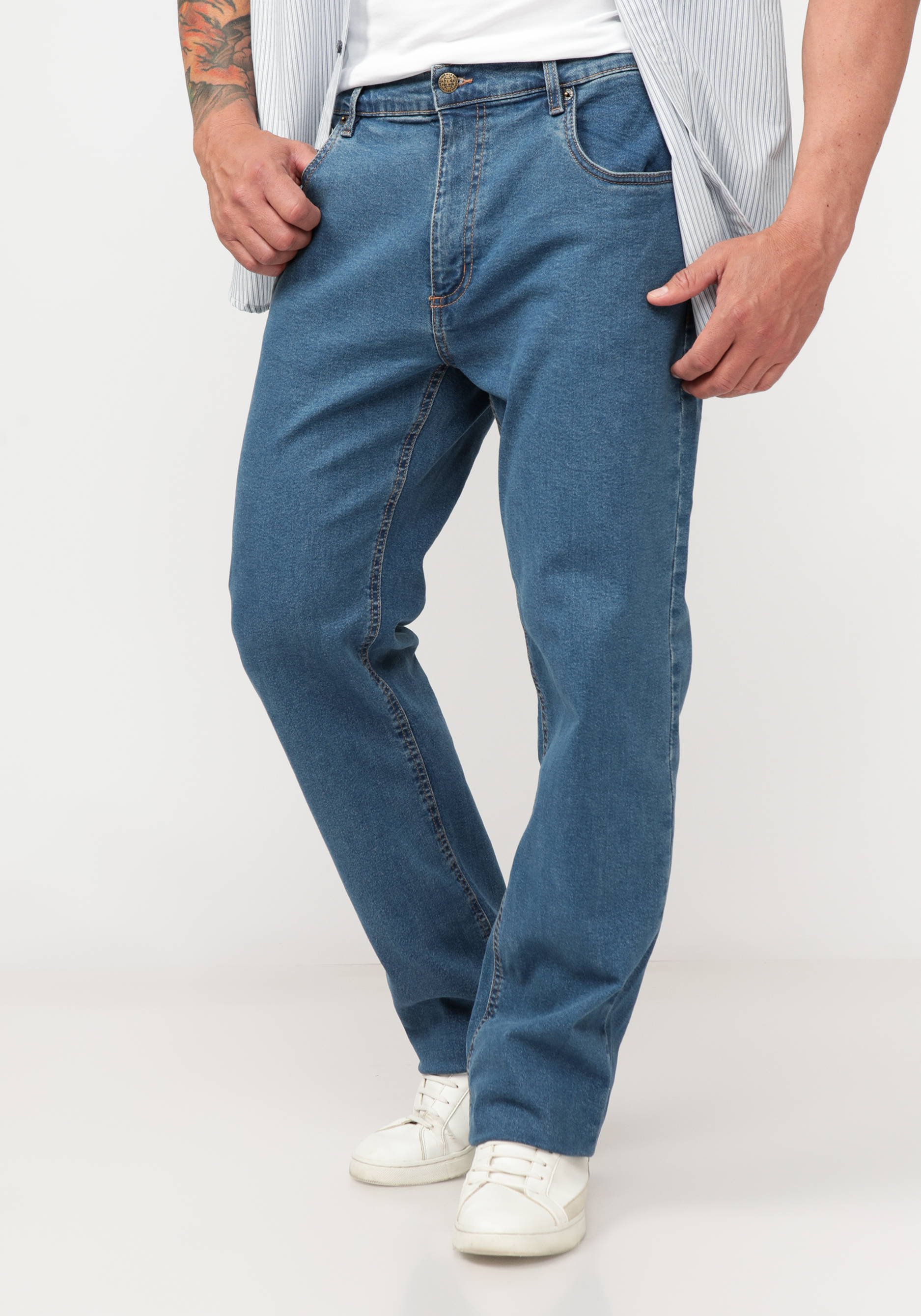 Джинсы прямого кроя из эластичного денима джинсы прямого кроя с вышивкой на кармане