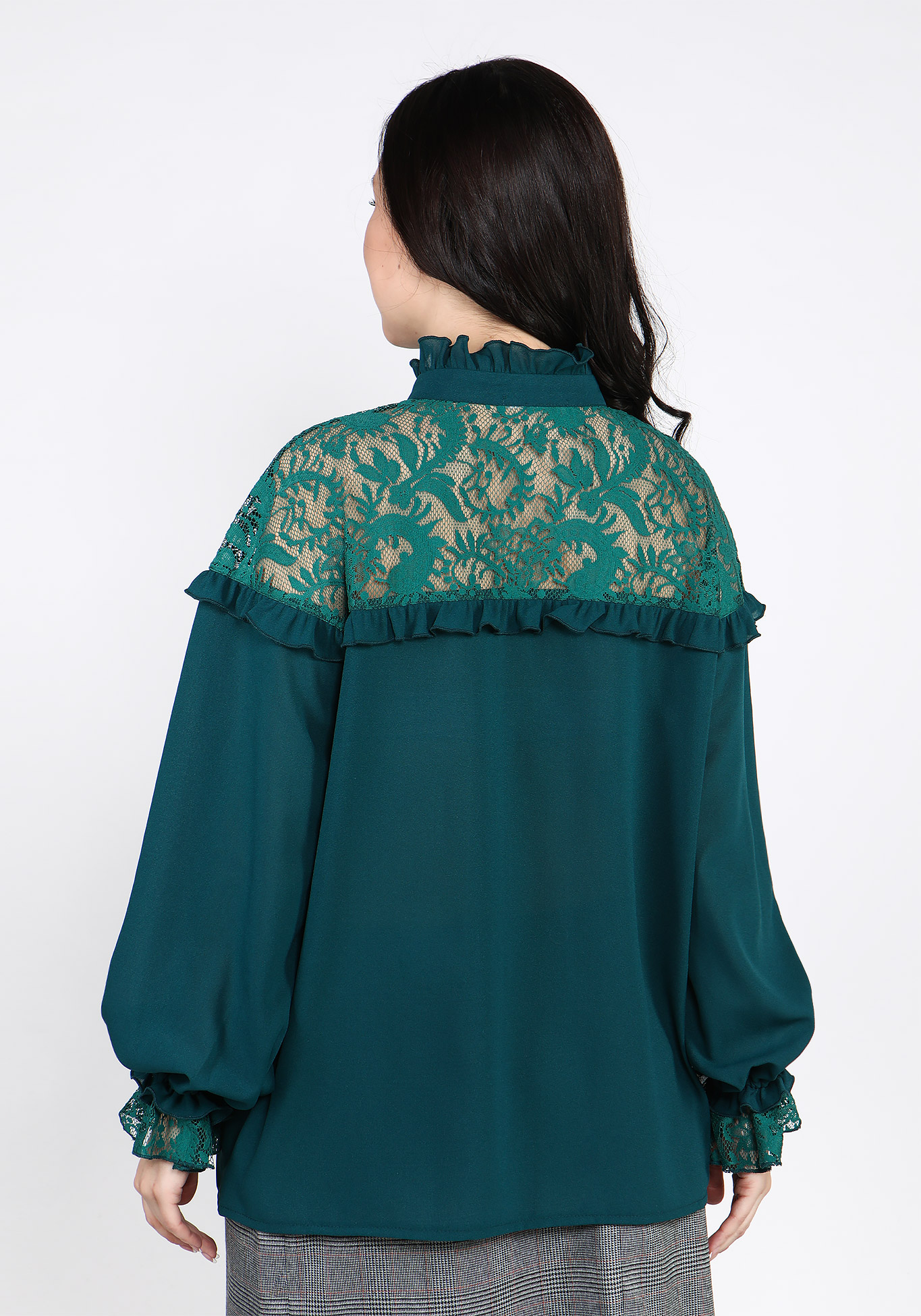 Блуза с кружевной вставкой "Беатрис" Julia Weber, размер 50, цвет изумрудный - фото 3