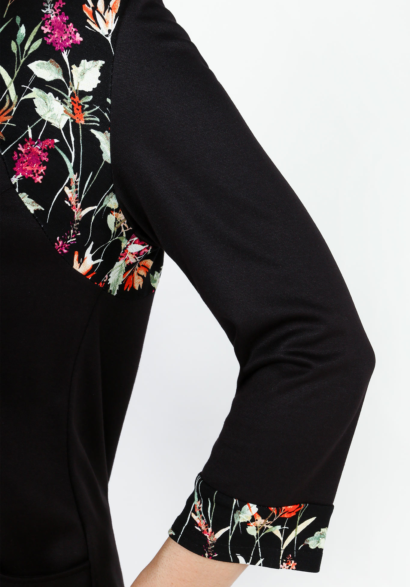 Блуза с карманами и цветочными вставками Lavira, размер 50 - фото 3