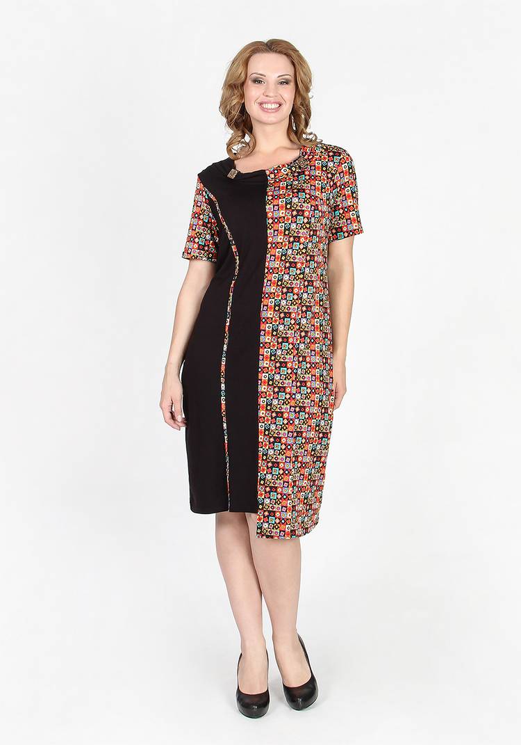 Платье прямого кроя декорированное фурнитурой шир.  750, рис. 1