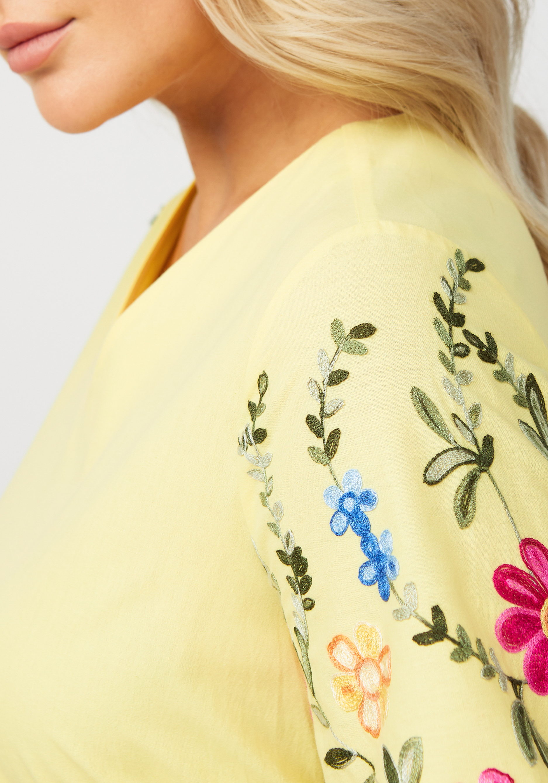 Платье с цветочной вышивкой на пуговицах Bianka Modeno, размер 54 - фото 9