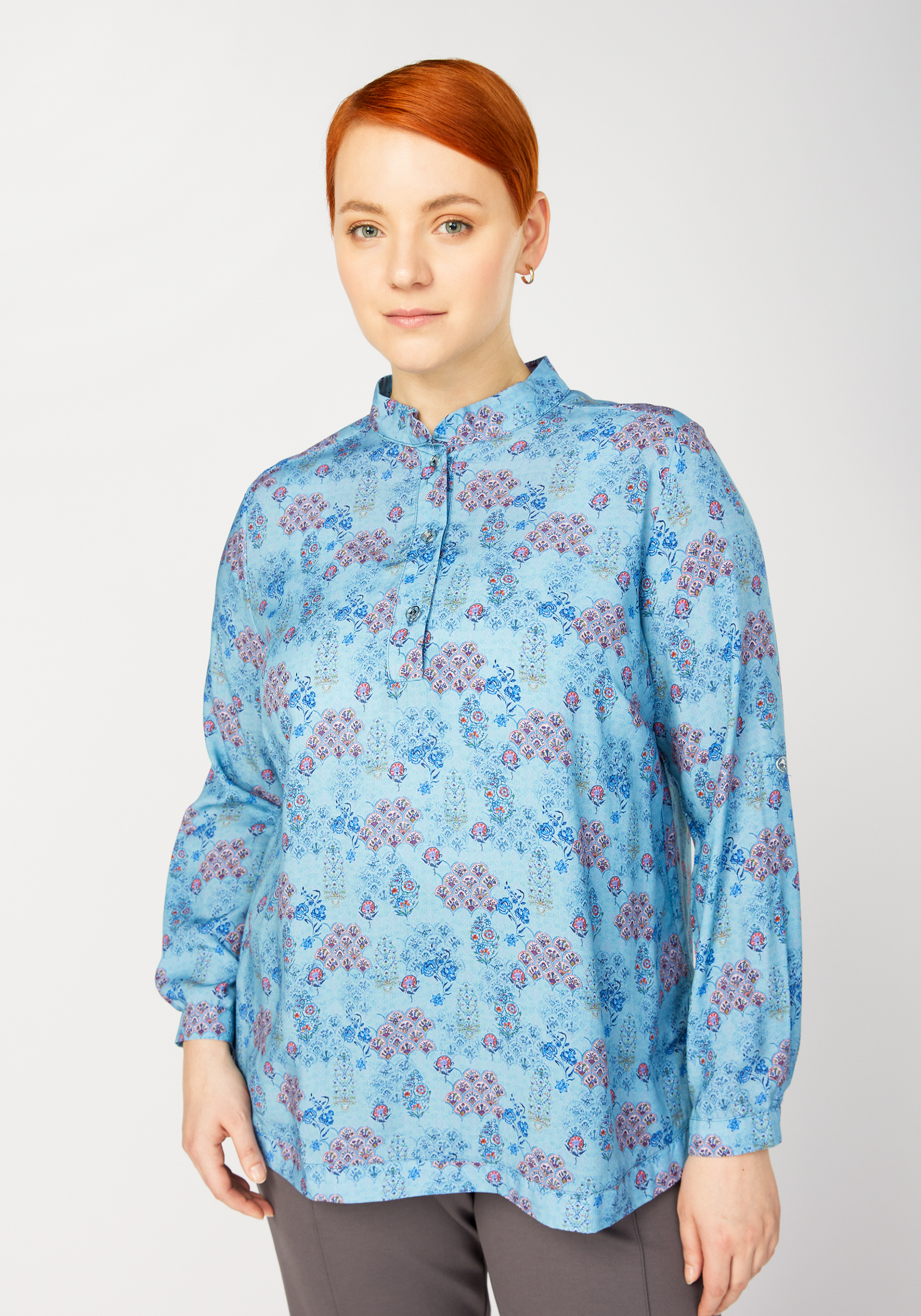 Блуза с принтом и воротником-стойкой жен блузка арт 17 0138 голубой р 48