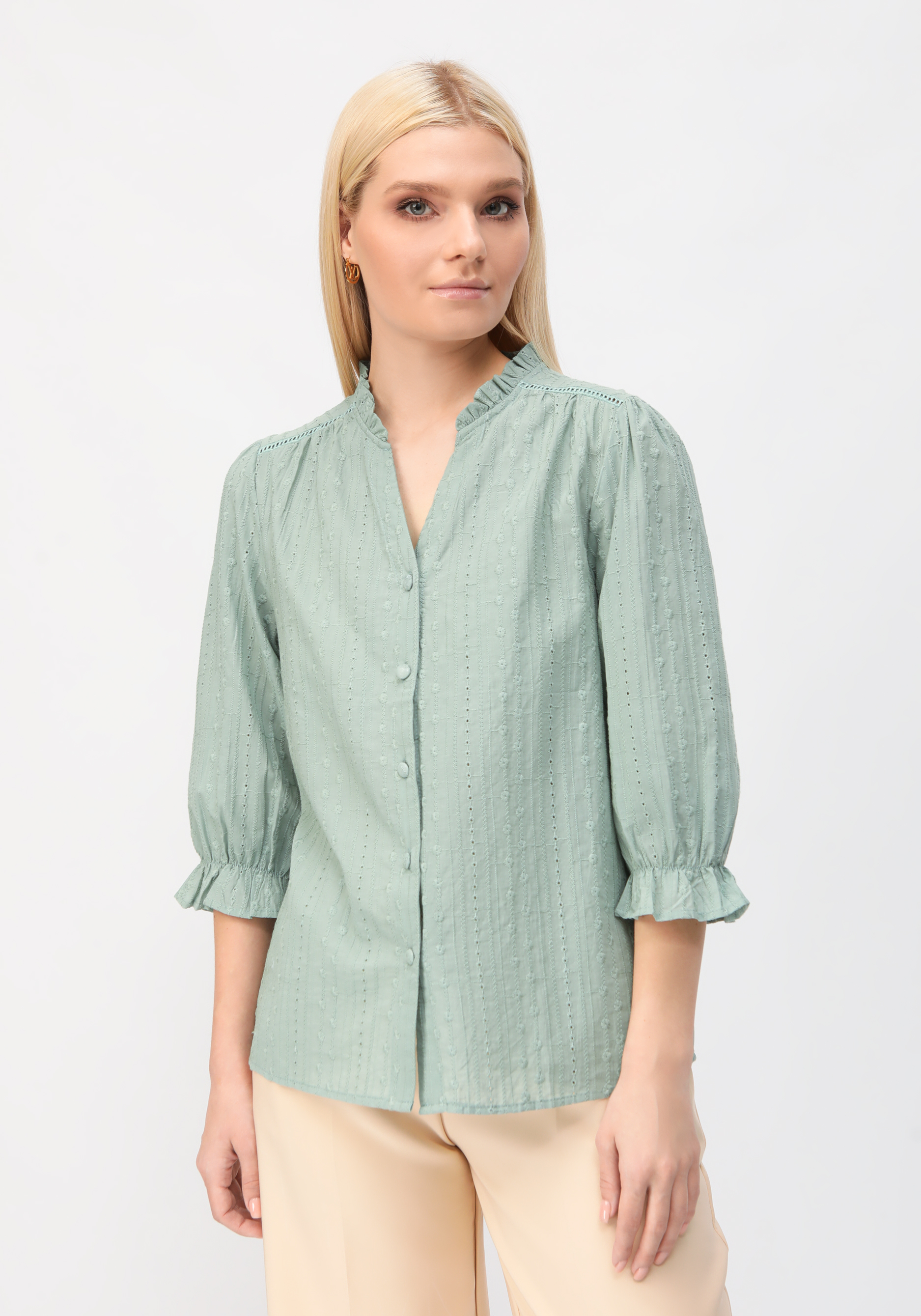 Блуза с воротником стойка  "Кристал" Fashion, цвет белый, размер 54