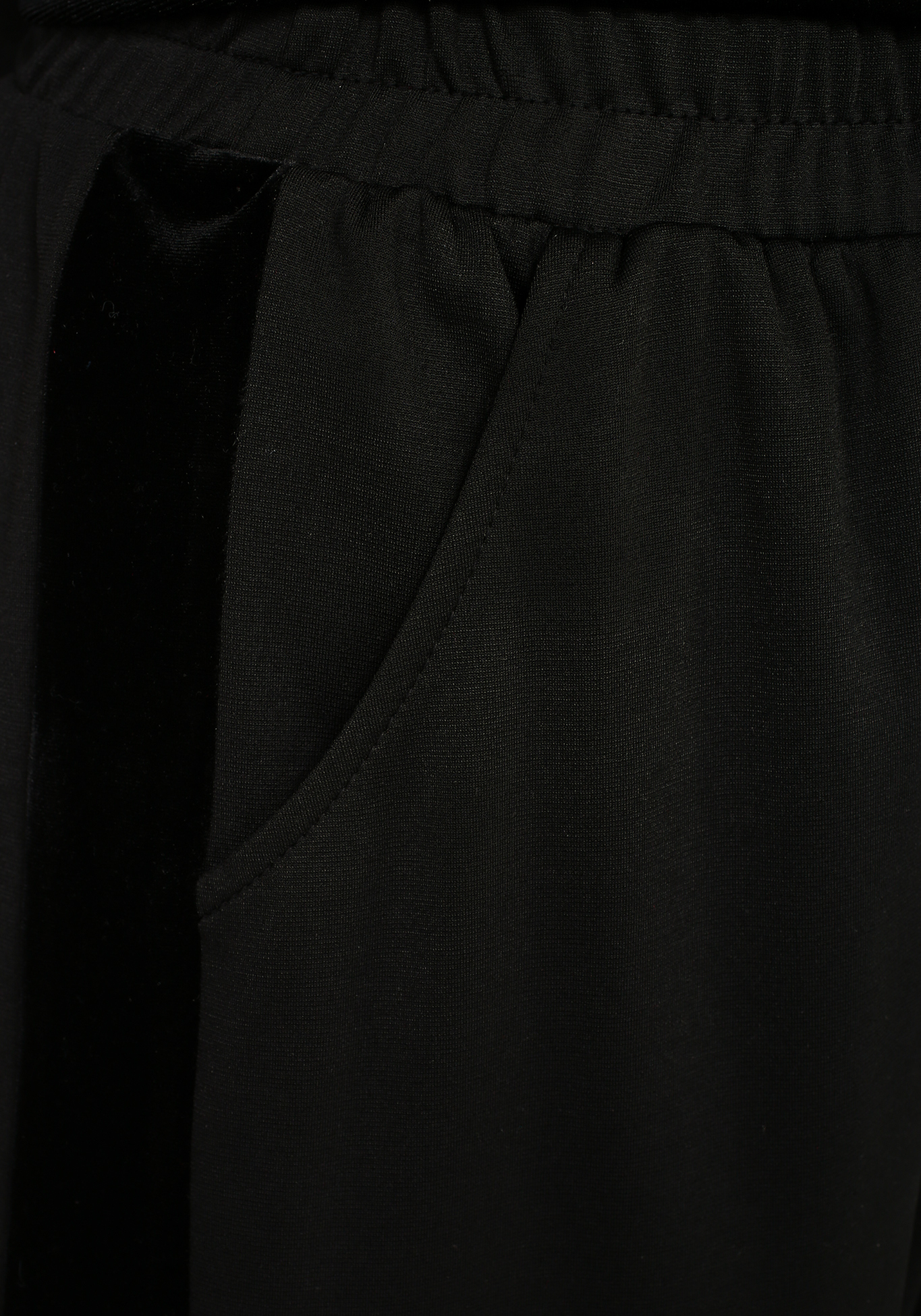 Брюки трикотажные с лампасами из велюра Elletto Life, размер 52, цвет черный - фото 5
