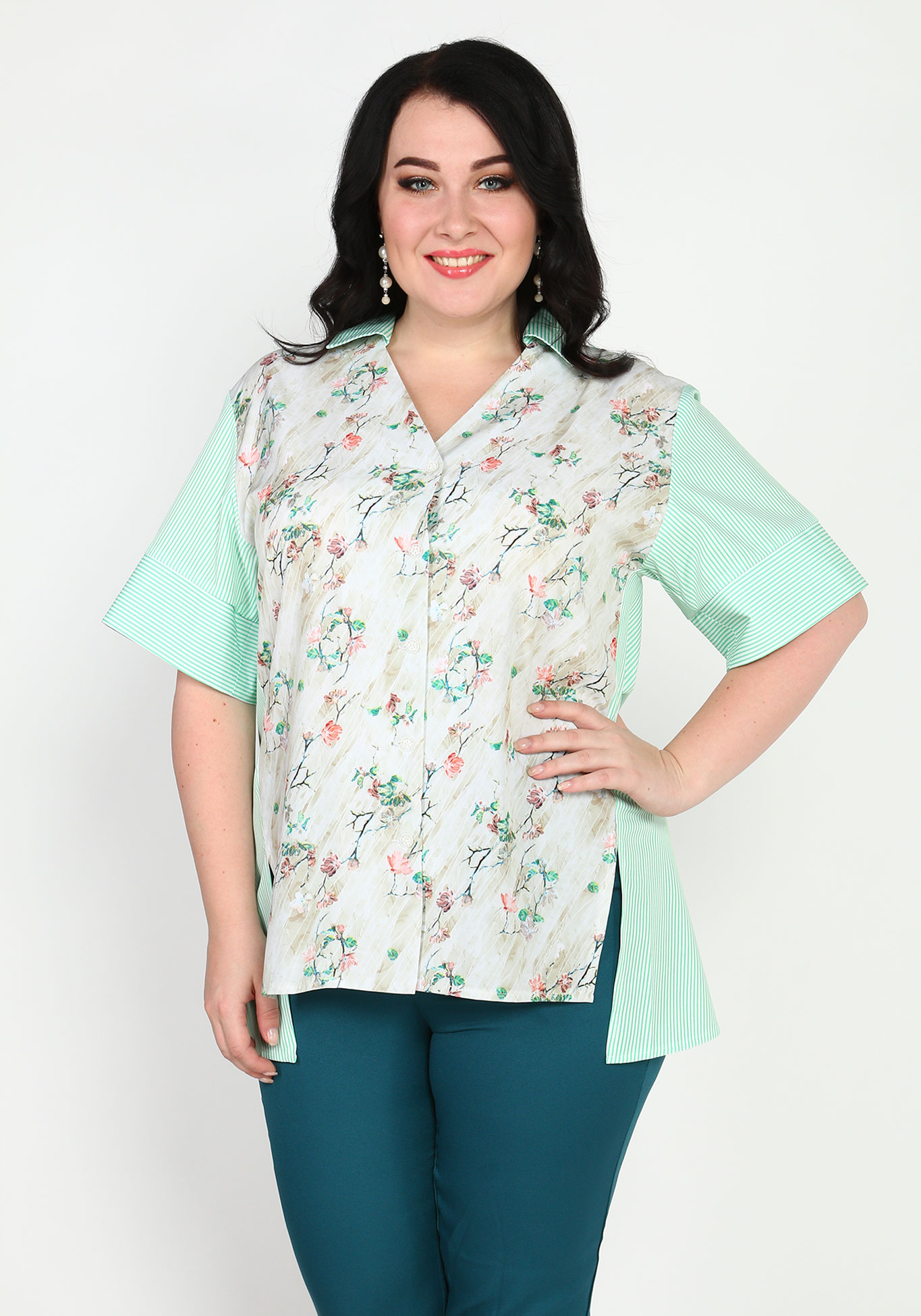 Блуза комбинированная с v образным вырезом Elletto Life, размер 62, цвет зеленый - фото 1