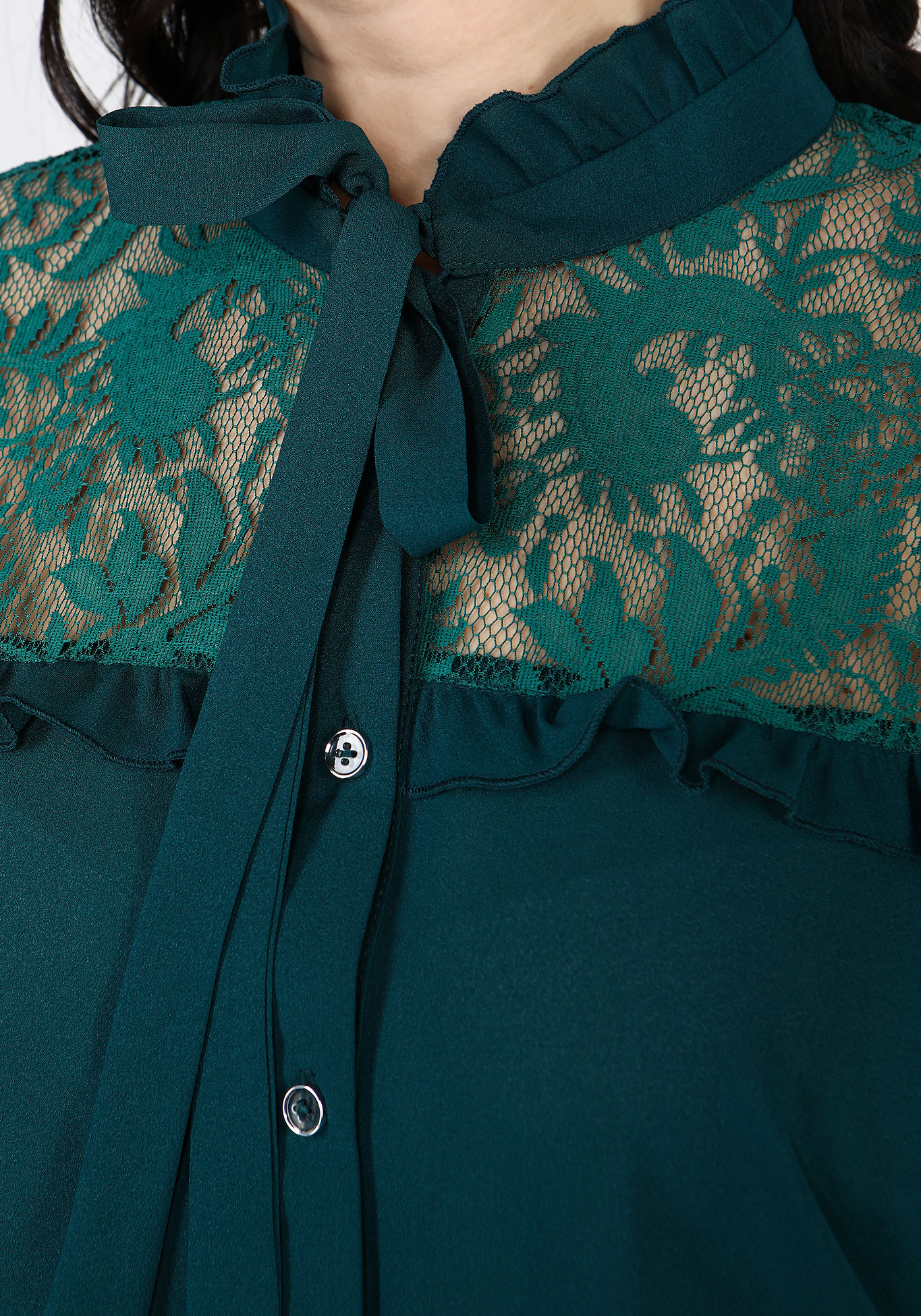 Блуза с кружевной вставкой "Беатрис" Julia Weber, размер 50, цвет изумрудный - фото 4